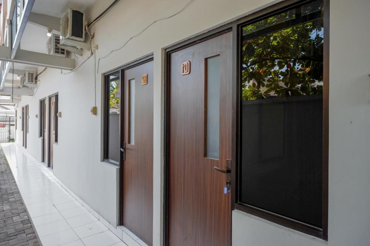 Hotel Reddoorz Near Stasiun Tawang Semarang Exterior foto